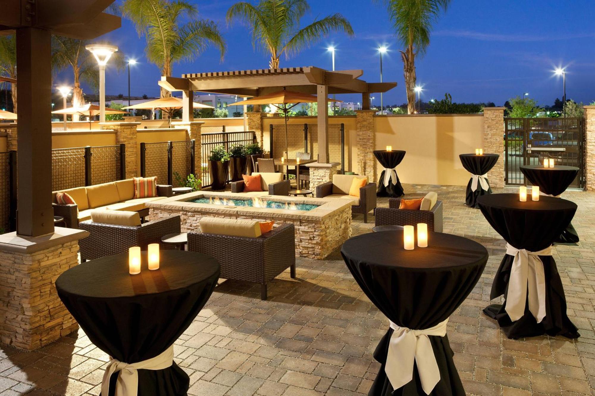 Courtyard By Marriott San Diego Oceanside Exterior foto