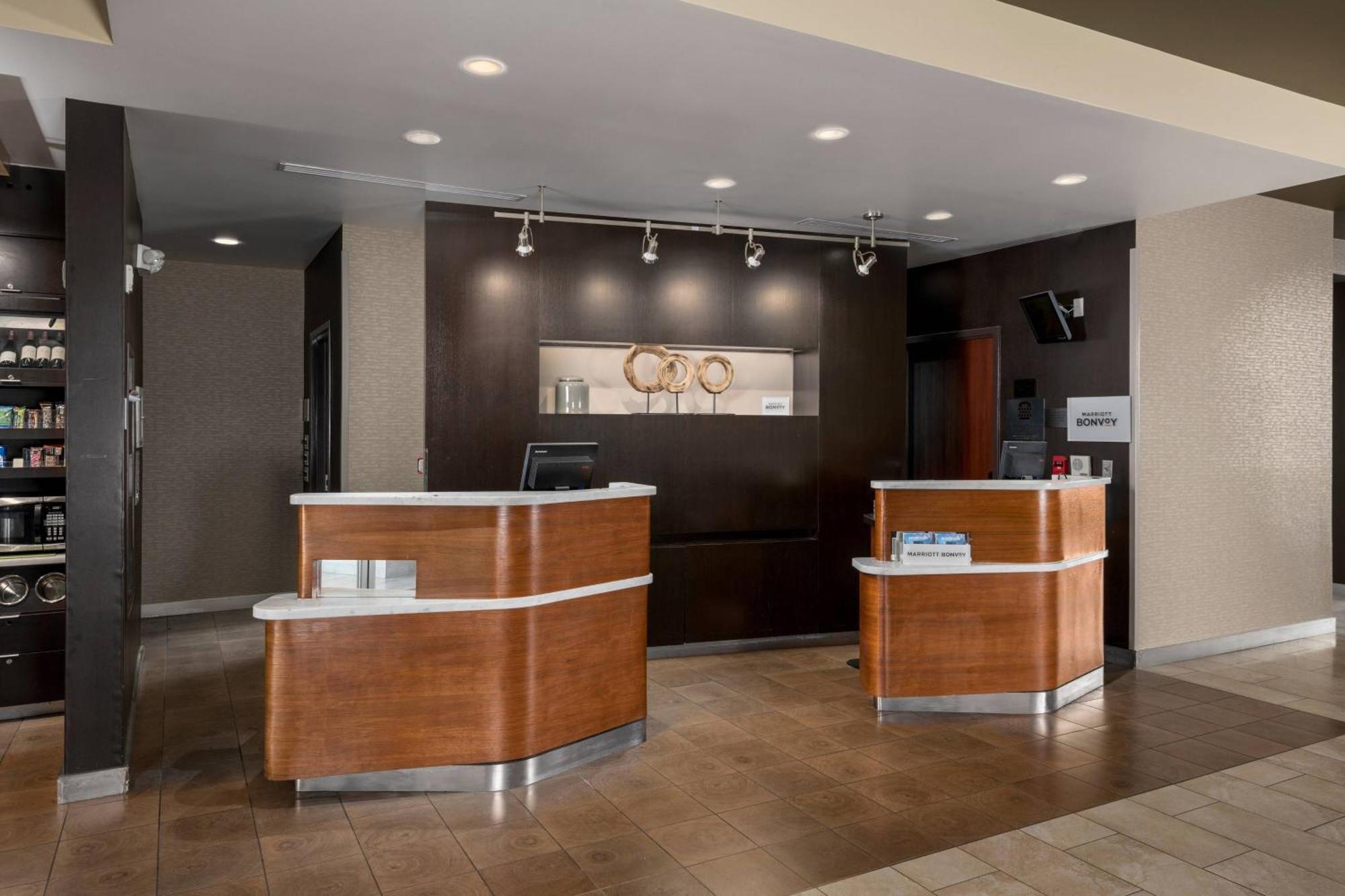 Courtyard By Marriott San Diego Oceanside Exterior foto