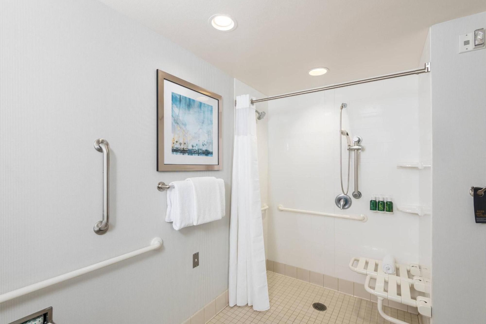 Courtyard By Marriott San Diego Oceanside Exterior foto