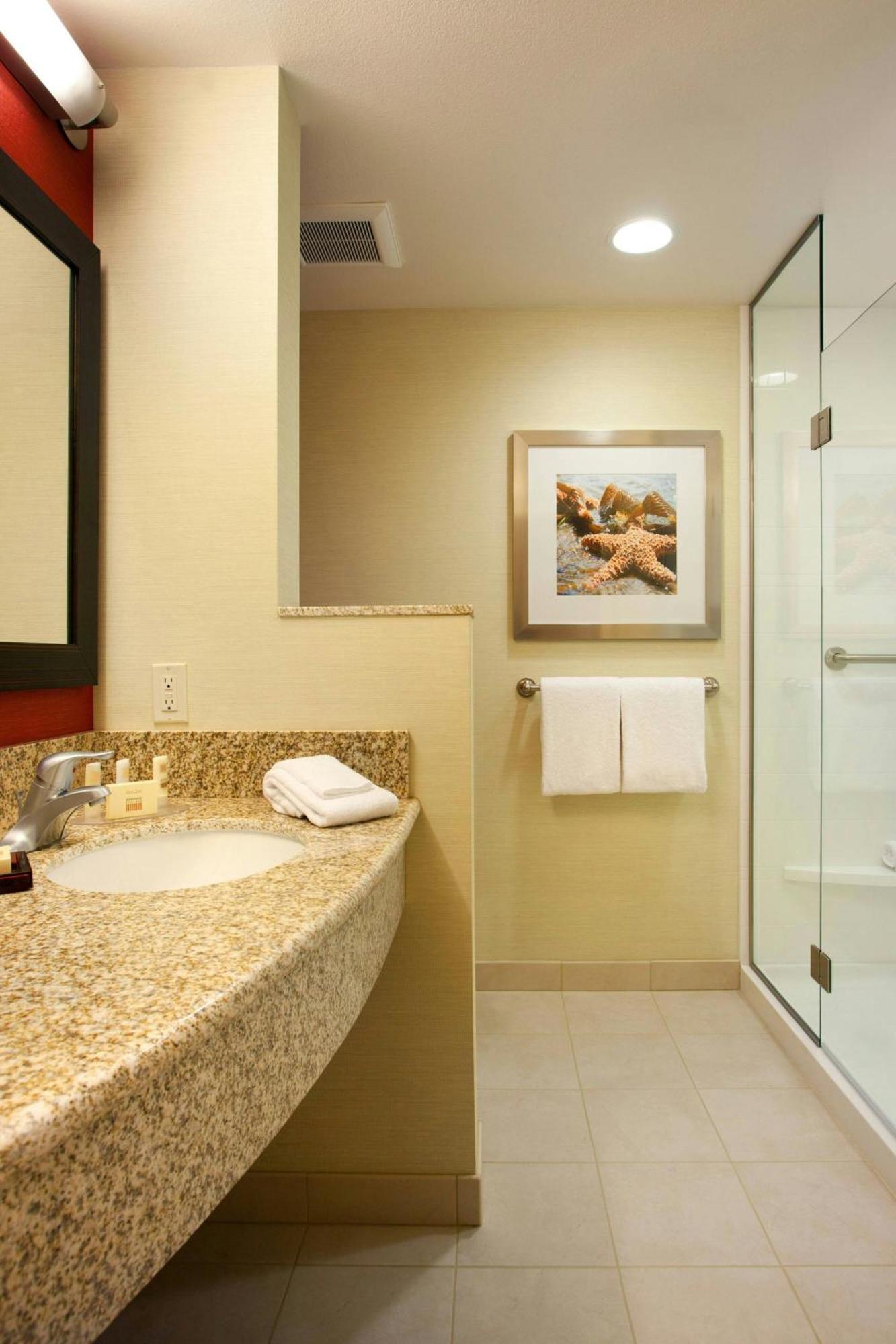 Courtyard By Marriott San Diego Oceanside Exterior foto