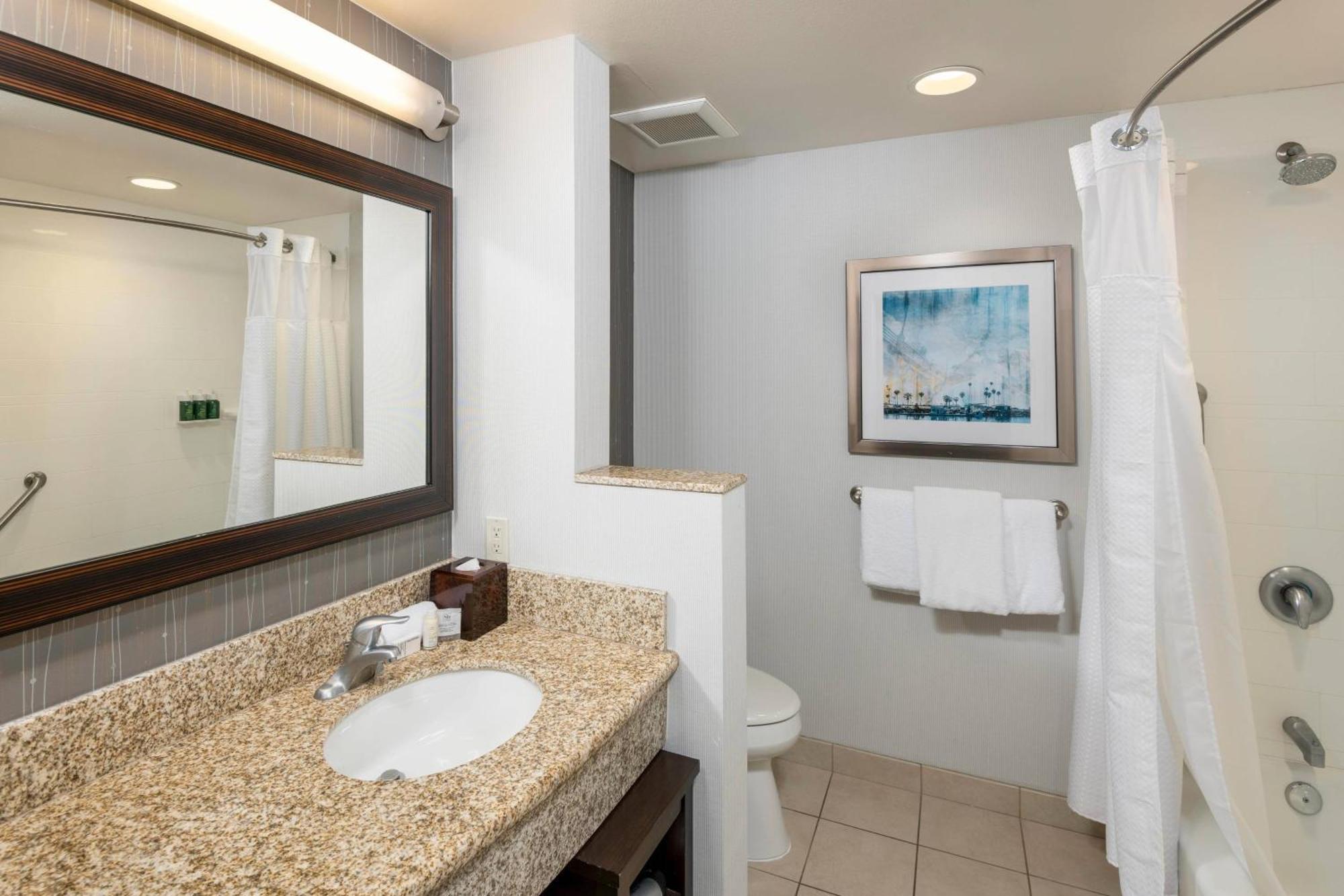 Courtyard By Marriott San Diego Oceanside Exterior foto