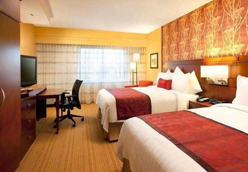Courtyard By Marriott San Diego Oceanside Exterior foto